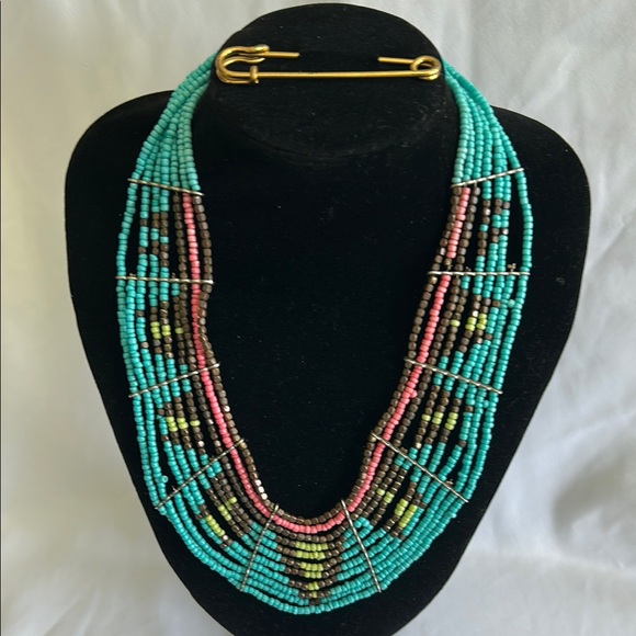 Handmade Indian Multicolor Seabead Bib Necklace - Picture 8 of 16